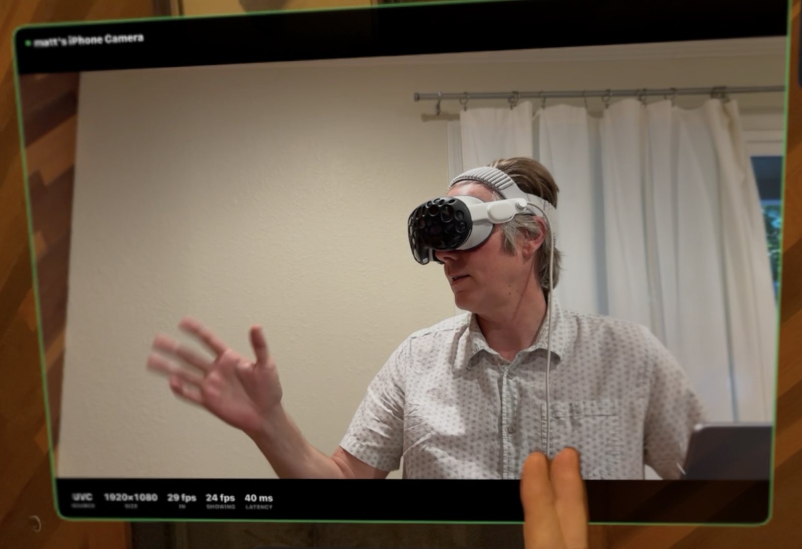 Fullscreen with live stats — 40 ms latency